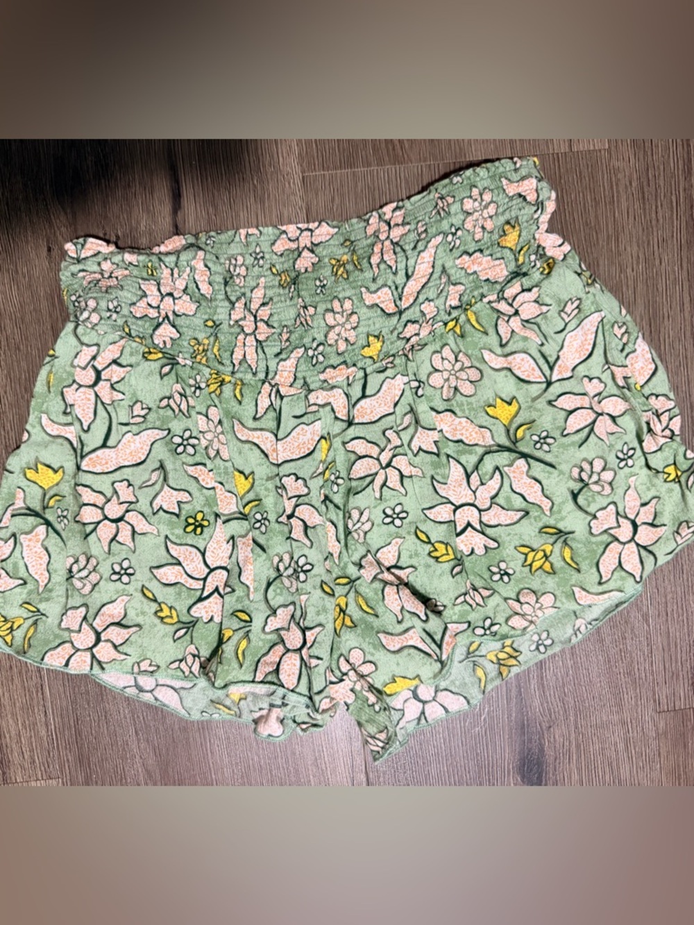 Aerie Women's high waist Green floral Shorts vacation Y2K